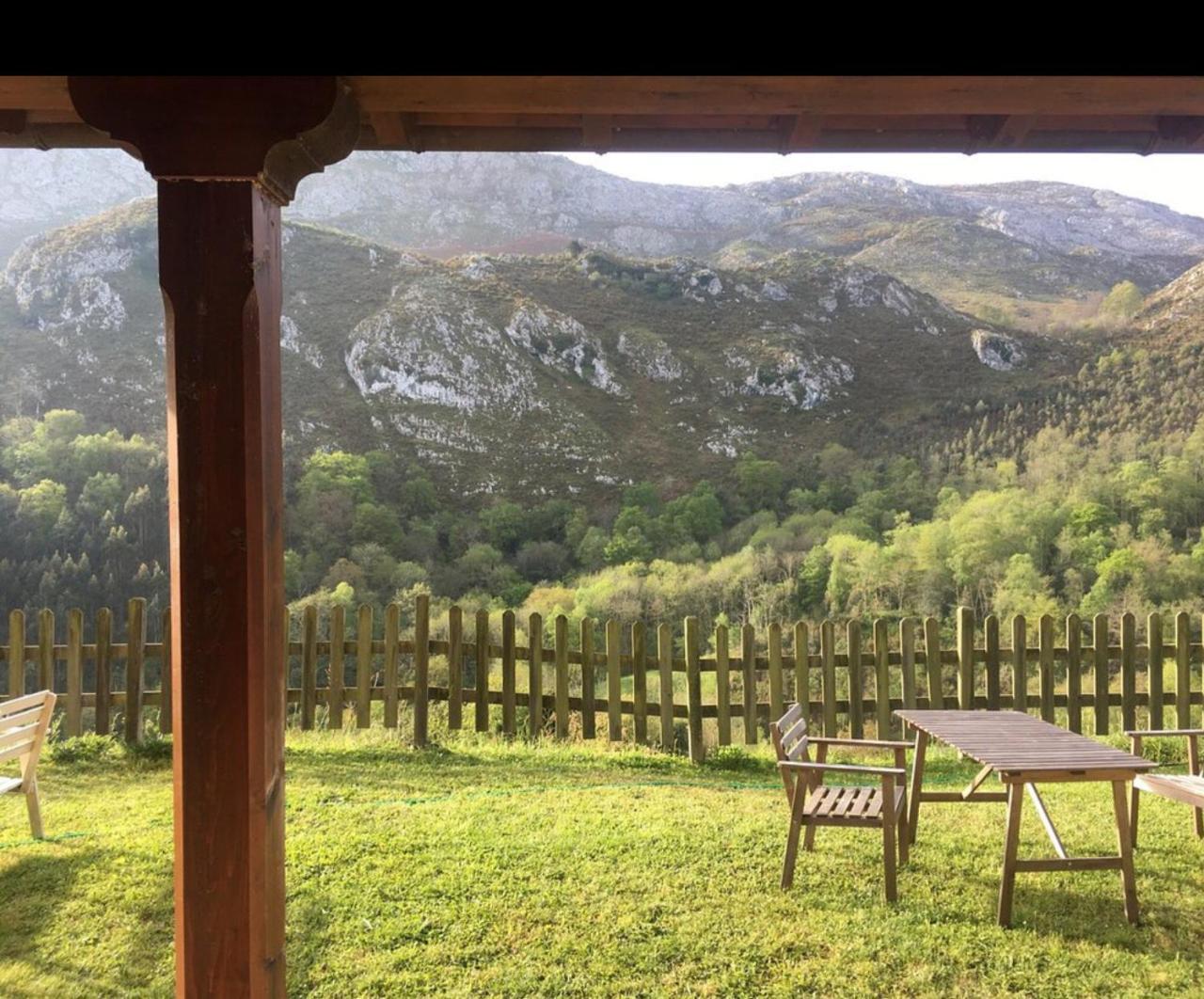 Affittacamere El Interior De Gaia Arriondas Esterno foto